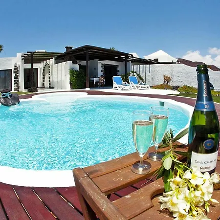 Holiday Villas Kamezi Playa Blanca Ace03034 Oyd *